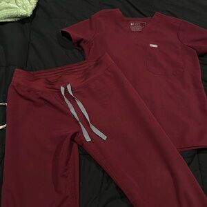 Figs XS Burgundy Scrub Set Woman’s